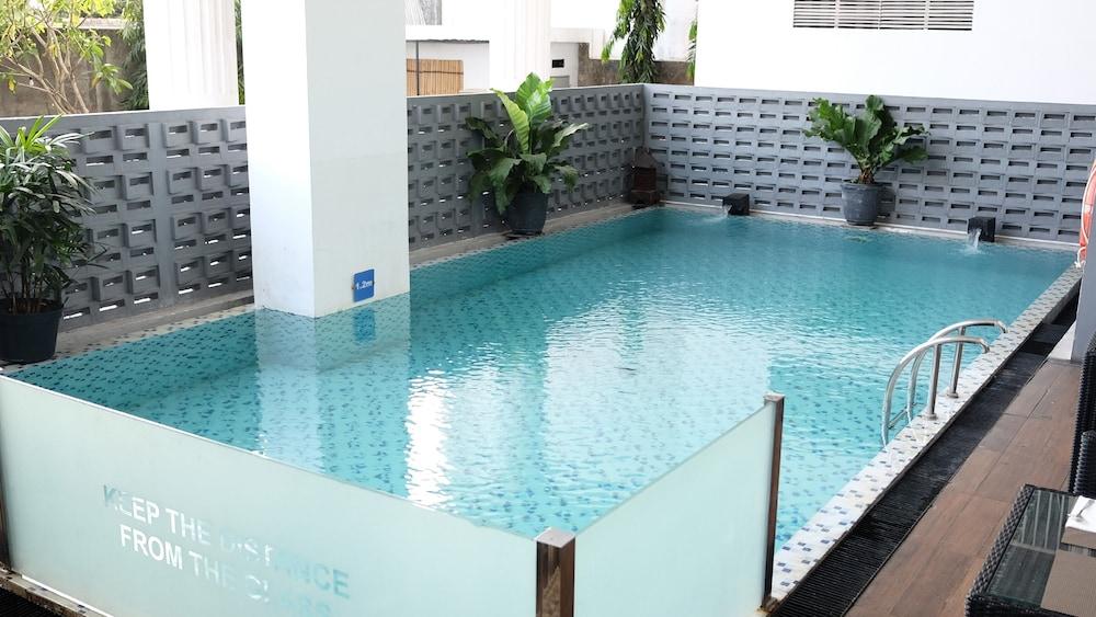 Khas Tugu Hotel Yogyakarta Kültér fotó
