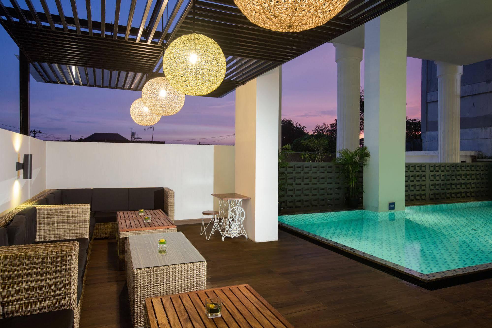 Khas Tugu Hotel Yogyakarta Kültér fotó